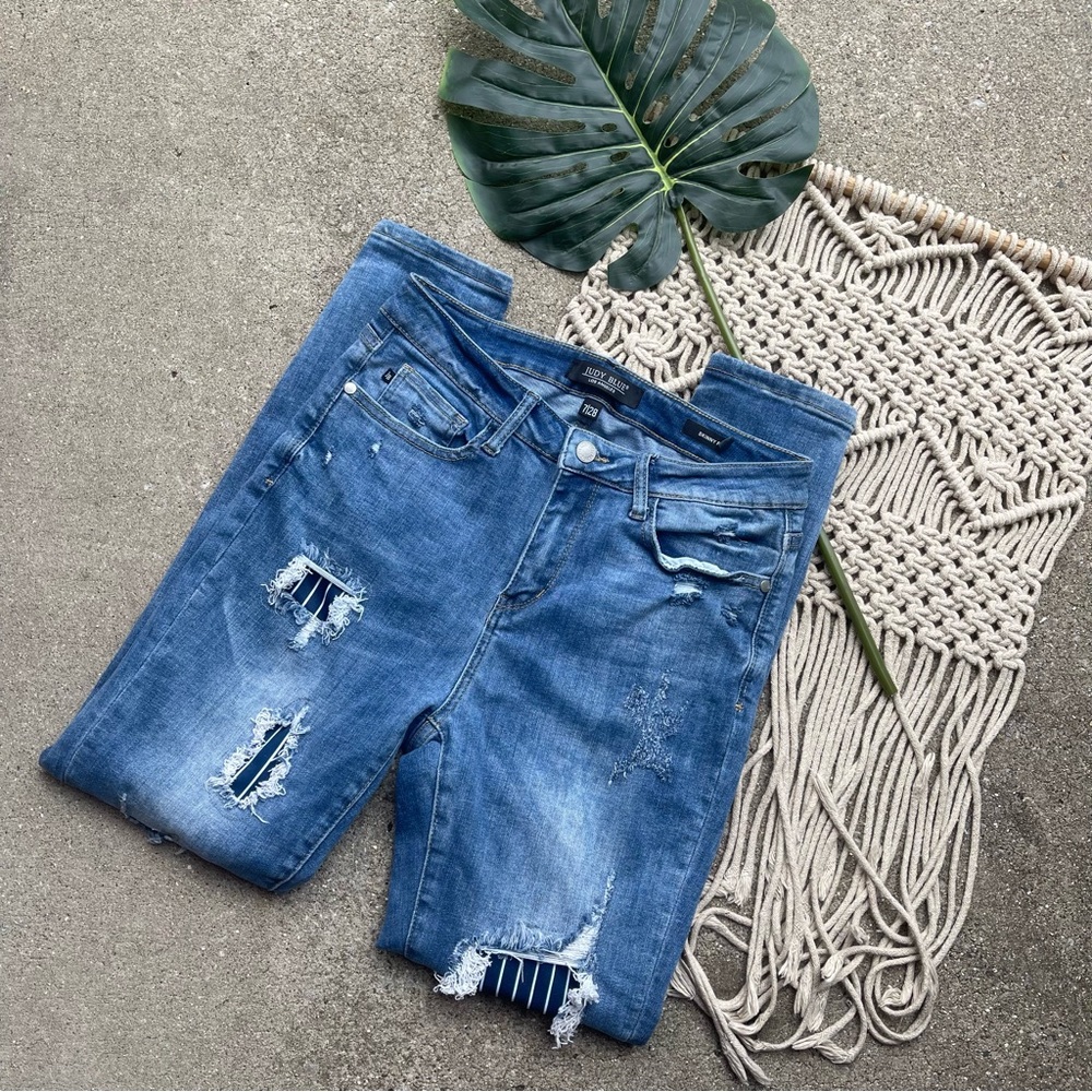 Judy Blue Distressed Skinny Jeans Size 7 / 28
